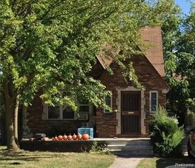 14876 Strathmoor Street, Detroit, MI 48227