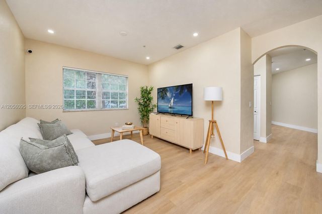 5600 NW 114th Place 209, Doral, FL 33178