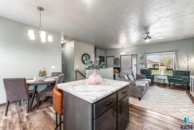 1208 N Broken Bow Ave Avenue, Sioux Falls, SD 57103