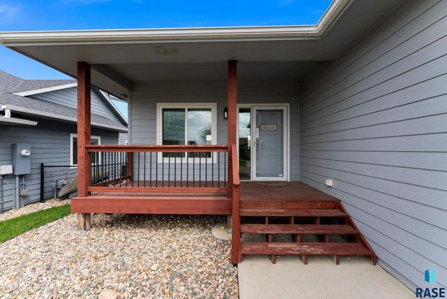1208 N Broken Bow Ave Avenue, Sioux Falls, SD 57103