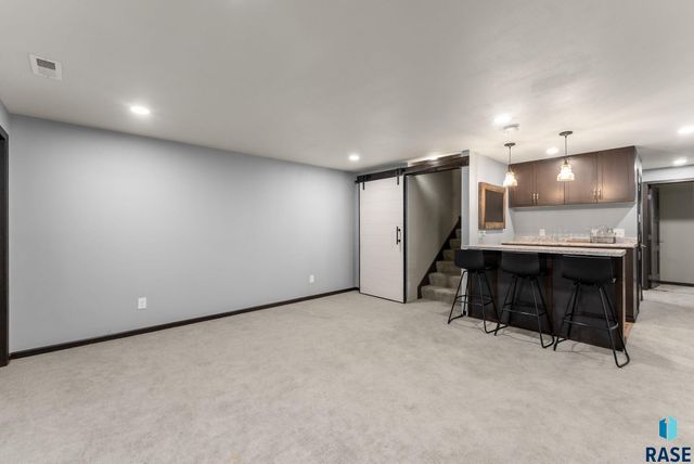 1208 N Broken Bow Ave Avenue, Sioux Falls, SD 57103