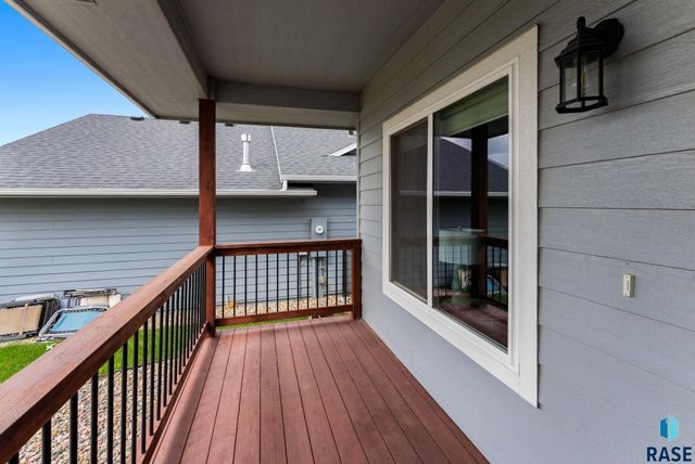 1208 N Broken Bow Ave Avenue, Sioux Falls, SD 57103