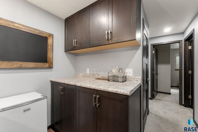1208 N Broken Bow Ave Avenue, Sioux Falls, SD 57103