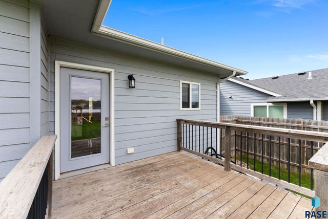 1208 N Broken Bow Ave Avenue, Sioux Falls, SD 57103