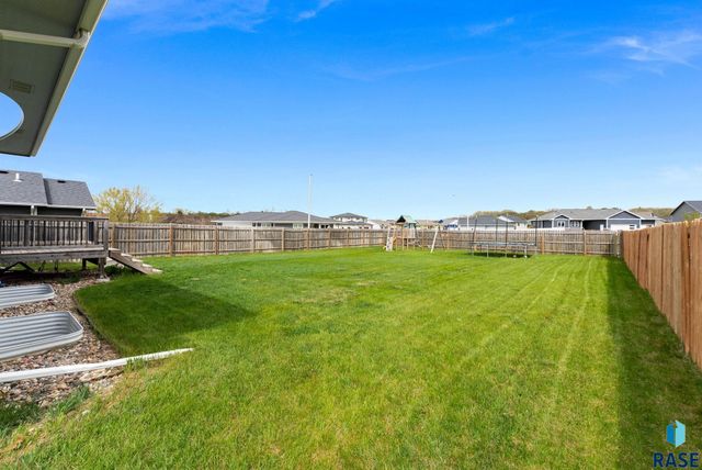 1208 N Broken Bow Ave Avenue, Sioux Falls, SD 57103