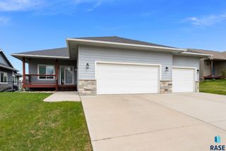 1208 N Broken Bow Ave Avenue, Sioux Falls, SD 57103