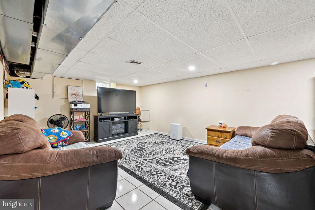 Image 17 of property listing at 441 INDEPENDENCE DR, Burlington, NJ 08016