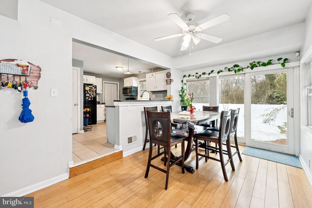 Image 5 of property listing at 441 INDEPENDENCE DR, Burlington, NJ 08016