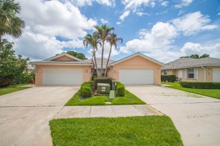 1256 NW Bentley Cir Apt B, Port St Lucie, FL 34986