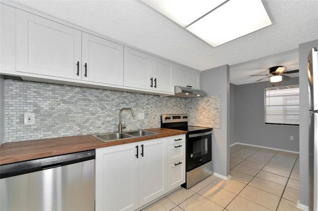 5026 WATER OAK DRIVE 109, Bradenton, FL 34207