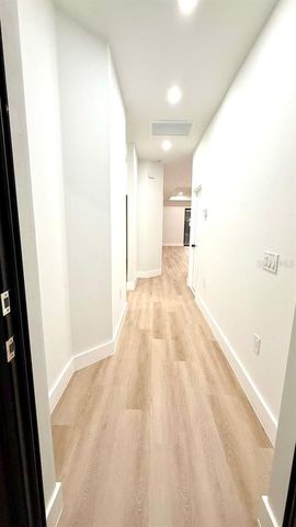 1043 ALBANY AVENUE, Lehigh Acres, FL 33971