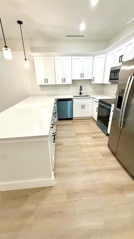 1043 ALBANY AVENUE, Lehigh Acres, FL 33971