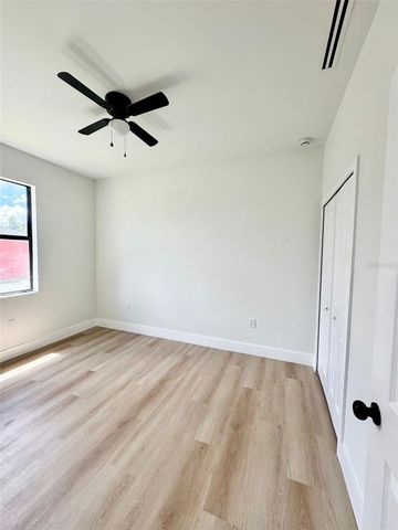 1043 ALBANY AVENUE, Lehigh Acres, FL 33971