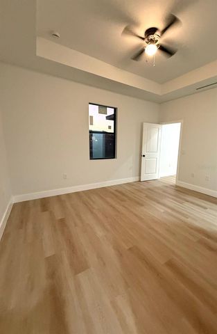 1043 ALBANY AVENUE, Lehigh Acres, FL 33971