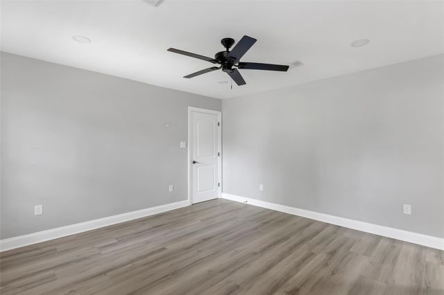 1711 N Thompson Street, Conroe, TX 77301