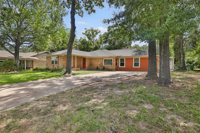 1711 N Thompson Street, Conroe, TX 77301