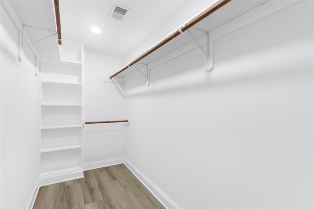 1711 N Thompson Street, Conroe, TX 77301