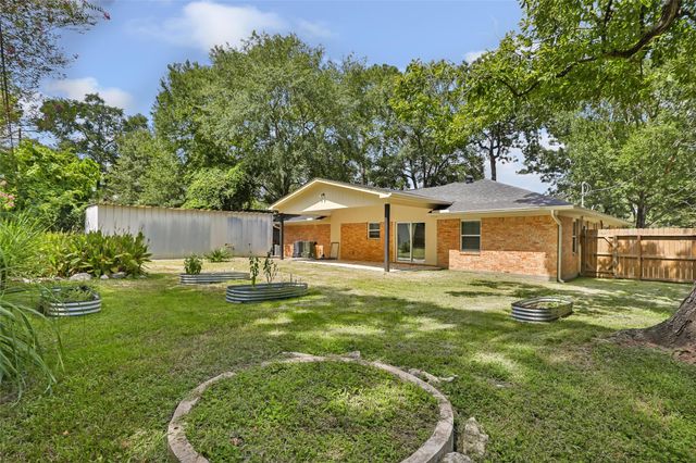 1711 N Thompson Street, Conroe, TX 77301
