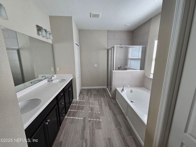 6864 CROSBY FALLS Drive, Jacksonville, FL 32222