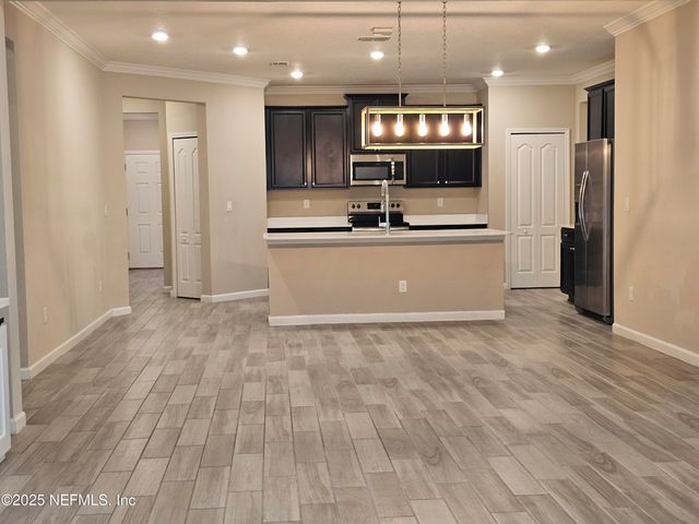 6864 CROSBY FALLS Drive, Jacksonville, FL 32222