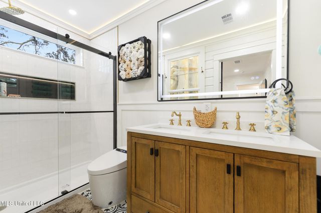 1258 Father Ryan Avenue, Biloxi, MS 39530