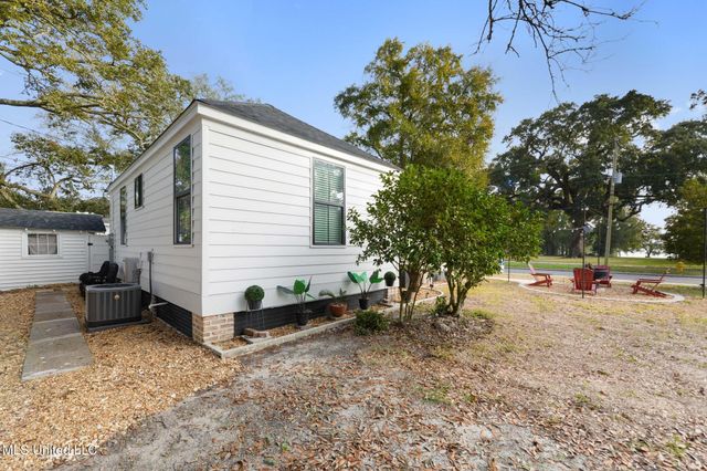 1258 Father Ryan Avenue, Biloxi, MS 39530