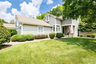 10 Bristol View Drive, Perinton, NY 14450