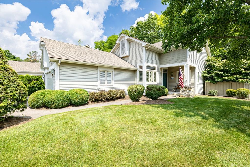 10 Bristol View Drive, Perinton, NY 14450