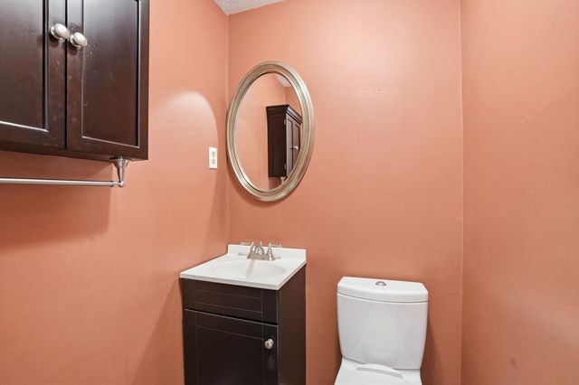 70 Elm St, Hingham, MA 02043