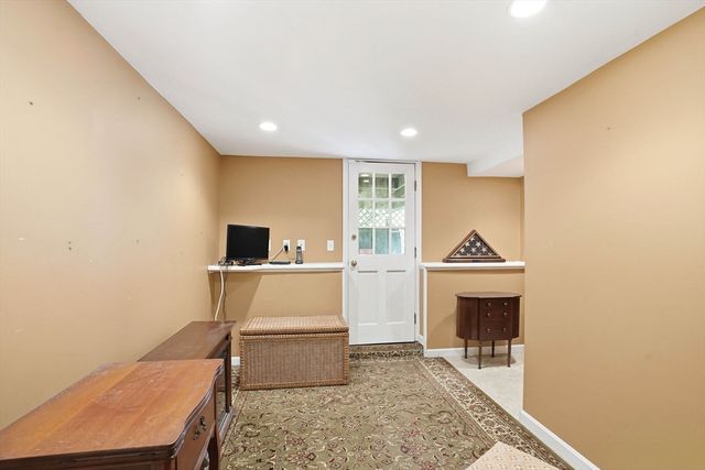 70 Elm St, Hingham, MA 02043