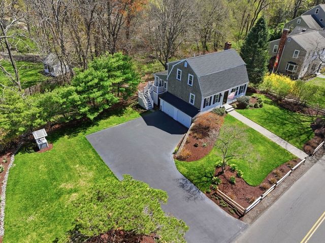 70 Elm St, Hingham, MA 02043