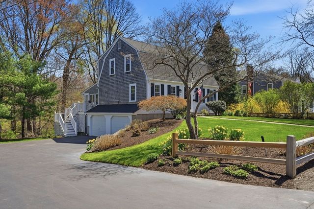 70 Elm St, Hingham, MA 02043
