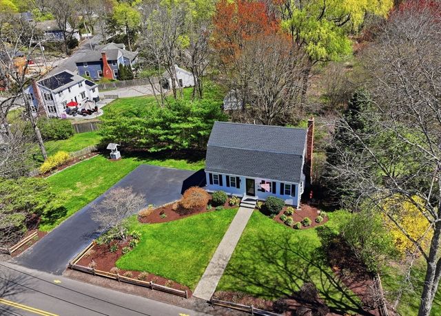 70 Elm St, Hingham, MA 02043