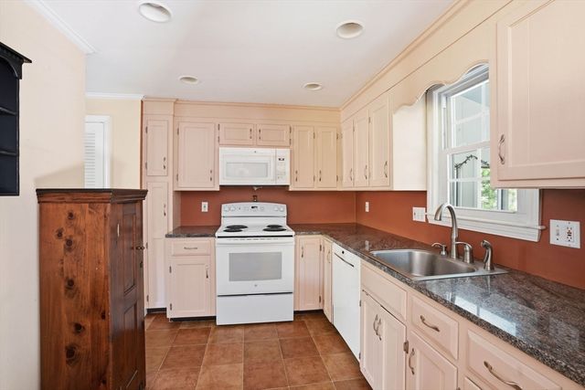 70 Elm St, Hingham, MA 02043