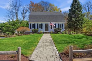 70 Elm St, Hingham, MA 02043