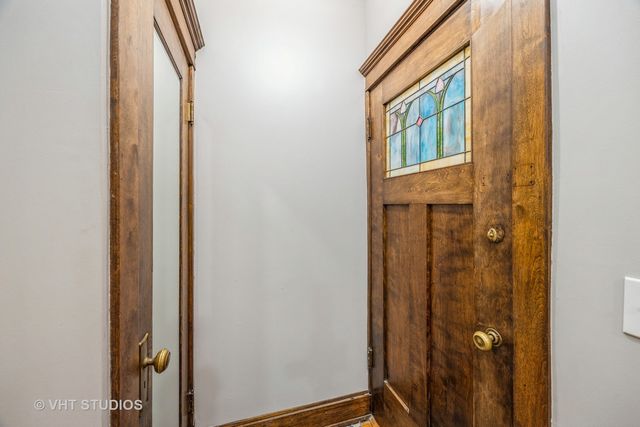 256 Pleasant Street 2, Oak Park, IL 60302
