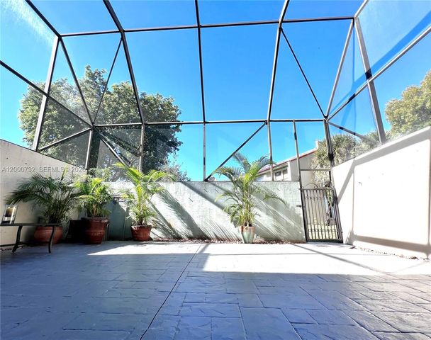 4530 NW 102nd Ct, Doral, FL 33178