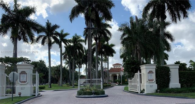 4530 NW 102nd Ct, Doral, FL 33178