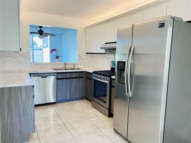 4530 NW 102nd Ct, Doral, FL 33178