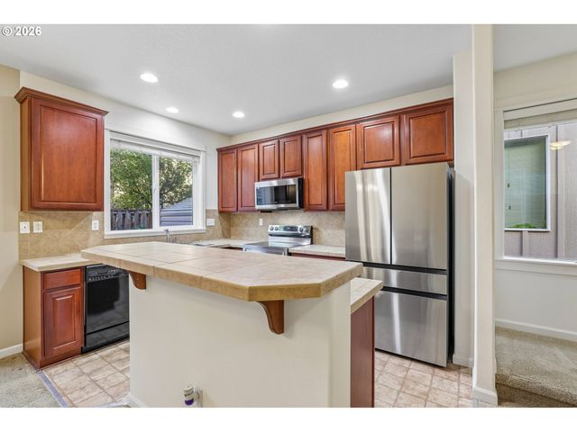 4617 Se TEAKWOOD St, Hillsboro, OR 97123