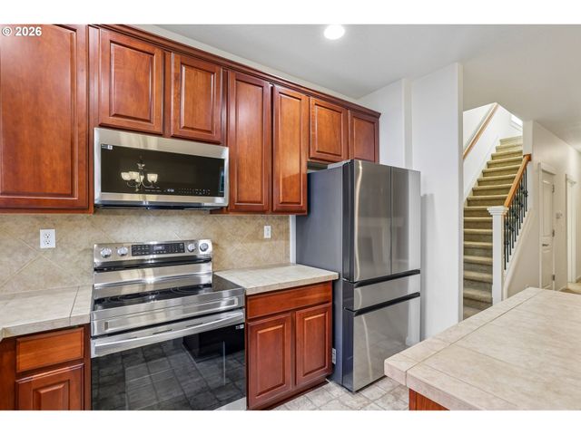 4617 Se TEAKWOOD St, Hillsboro, OR 97123