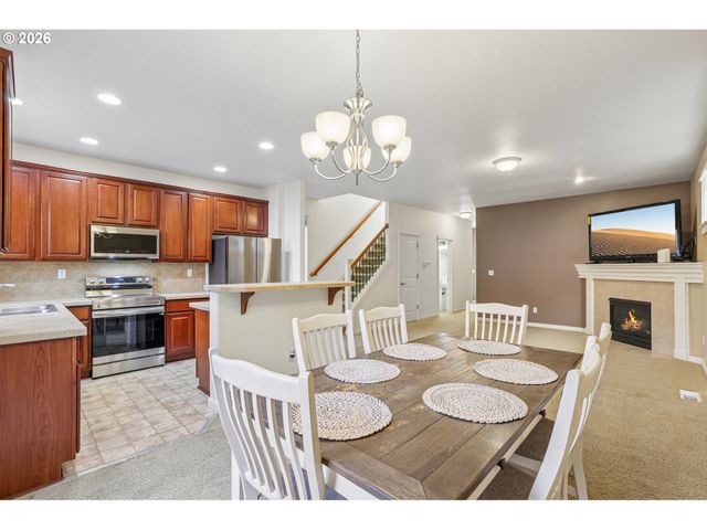 4617 Se TEAKWOOD St, Hillsboro, OR 97123