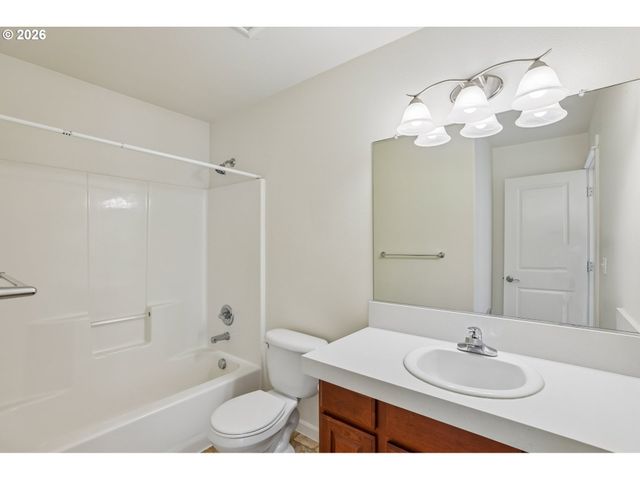 4617 Se TEAKWOOD St, Hillsboro, OR 97123