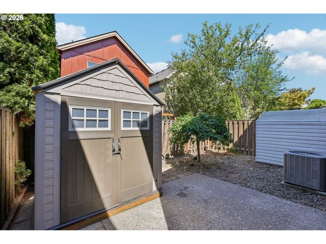 4617 Se TEAKWOOD St, Hillsboro, OR 97123