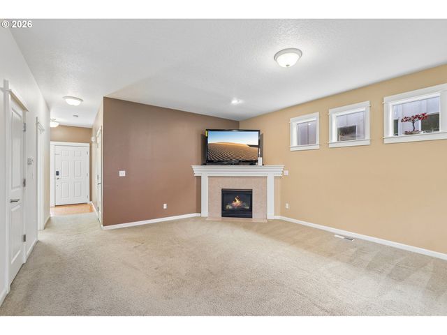 4617 Se TEAKWOOD St, Hillsboro, OR 97123