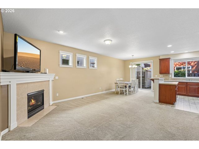 4617 Se TEAKWOOD St, Hillsboro, OR 97123