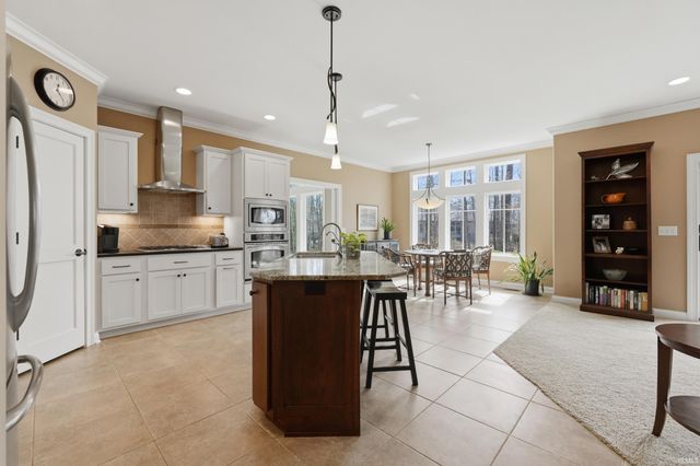 7827 Inverness Lakes Trail, Fort Wayne, IN 46804