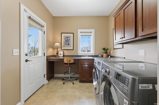 7827 Inverness Lakes Trail, Fort Wayne, IN 46804