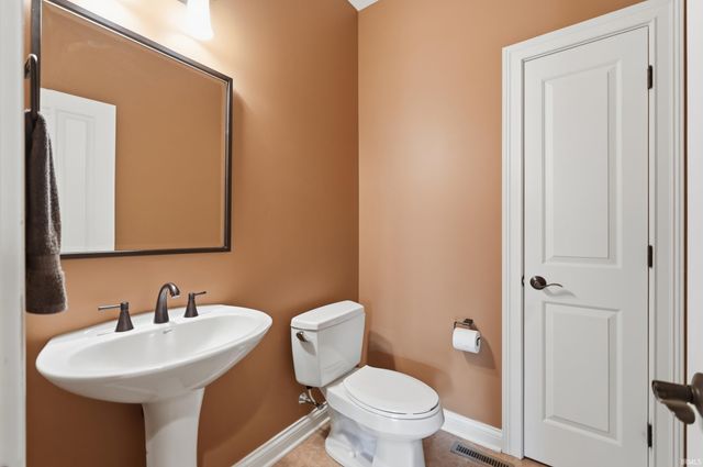 7827 Inverness Lakes Trail, Fort Wayne, IN 46804