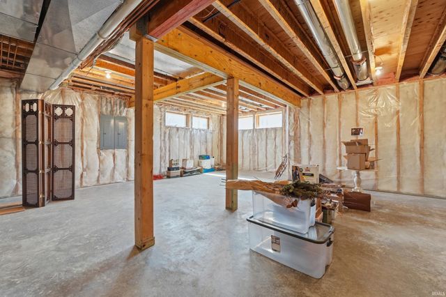 7827 Inverness Lakes Trail, Fort Wayne, IN 46804